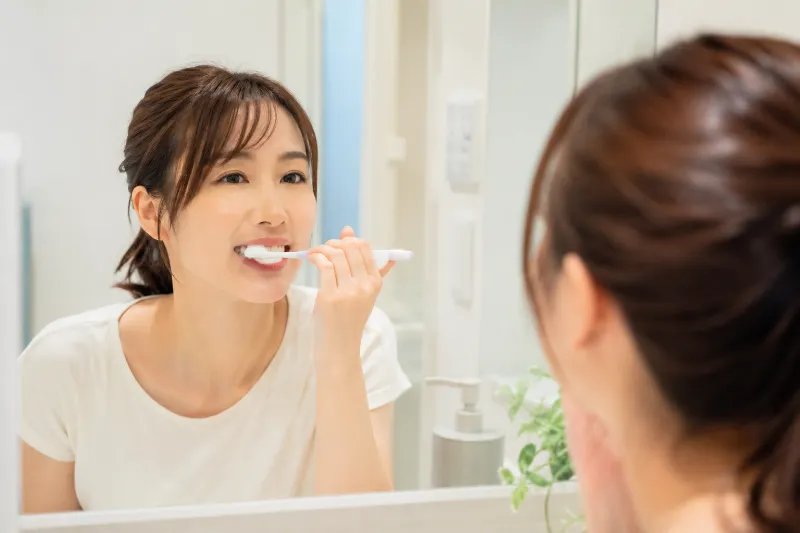 フロスと歯間ブラシの順番は？基本は「歯間ケア→歯みがき」がおすすめ