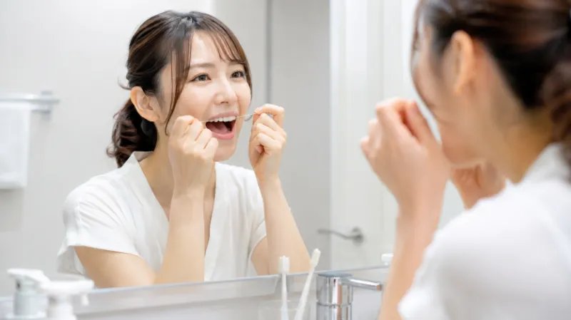 正しいフロスの使い方