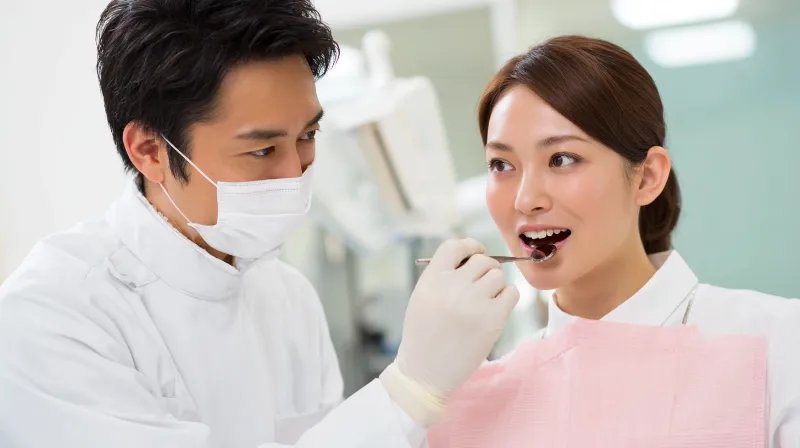 歯が茶色くなる原因｜外因性・内因性・病的変化