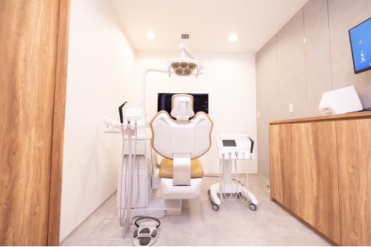  芥川歯科の個室診療室