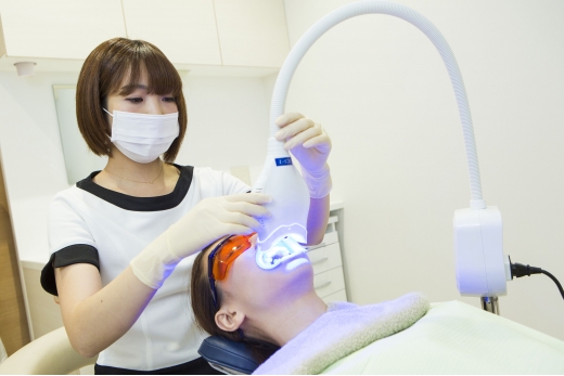 肌と歯のクリニック東京ベイ幕張の施術風景